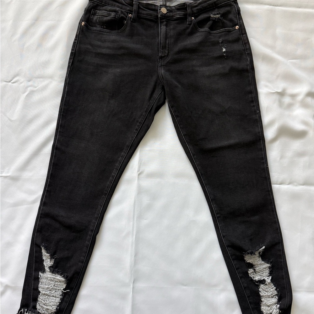 BKE Black Distressed Gal’s Ankle Skinny Jeans - size 31
